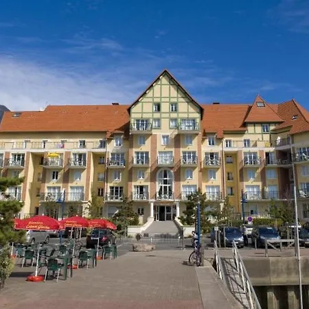 Port Guillaume Resort *